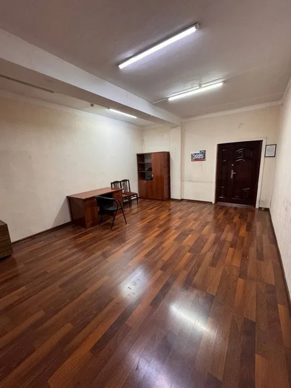Аренда под офис 30кв м, 2минут от метро Айбек! 500 у.е — фото 1