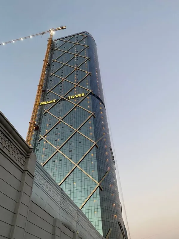 Продаётся угловая квартира в ЖК Piramit Tower (панорамный вид) 1