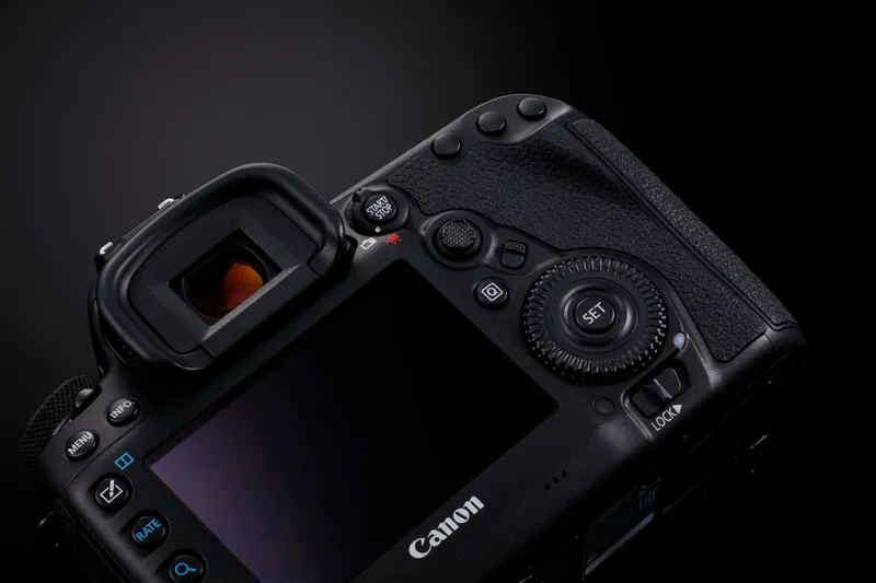 Professional FOTO va VIDEO xizmatlar barcha baryam kunlaringida