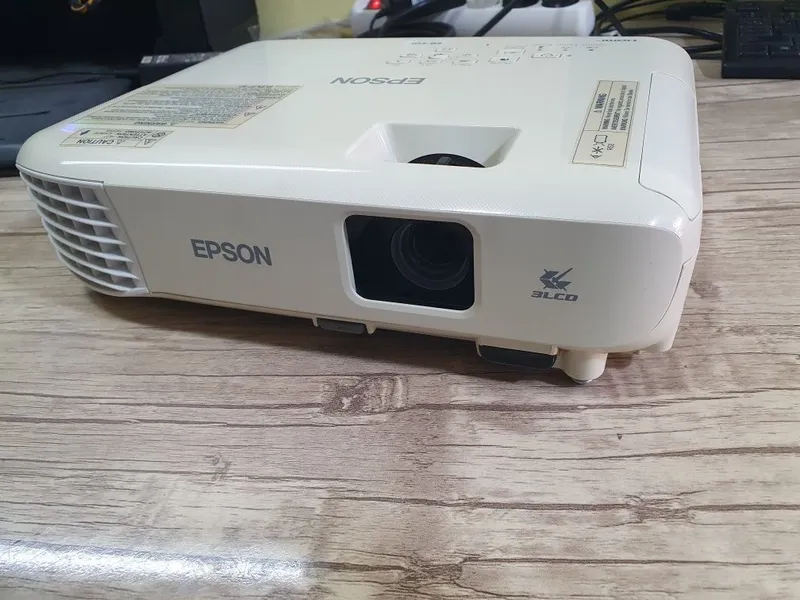 EPSON проектор зур холатда,кам ишлатилган,коробка документ — фото 1