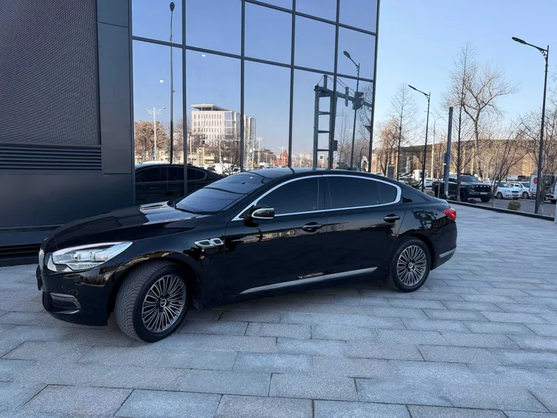 Kia Quoris (premium sedan) 2 Kia Quoris (premium sedan) 2