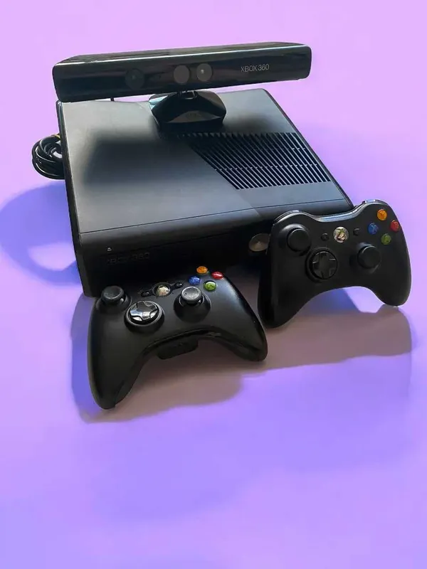 Xbox 360 Slim 250 ГБ 1 Xbox 360 Slim 250 ГБ 1