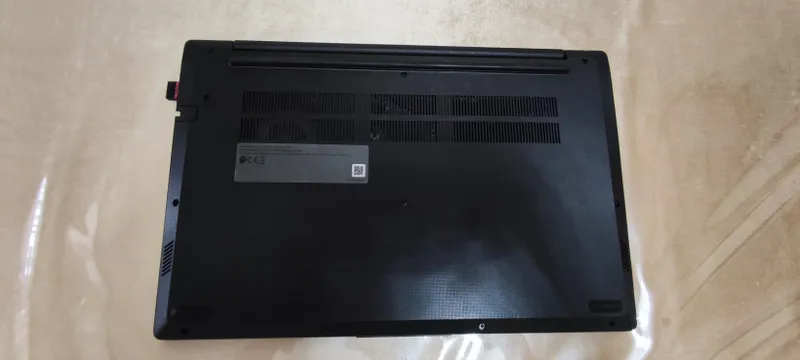 Lenovo i5-1235U 6