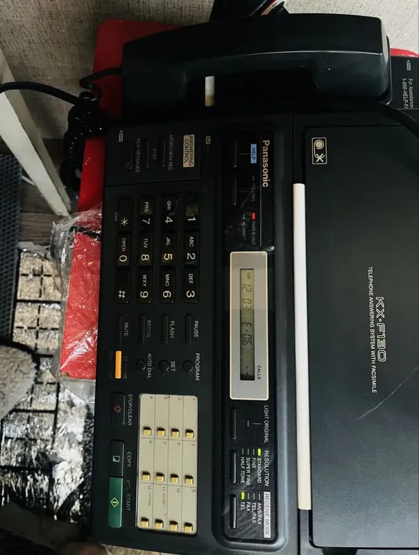 Panasonic KX-F130 / факс + автоответчик на кассете 1 Panasonic KX-F130 / факс + автоответчик на кассете 1