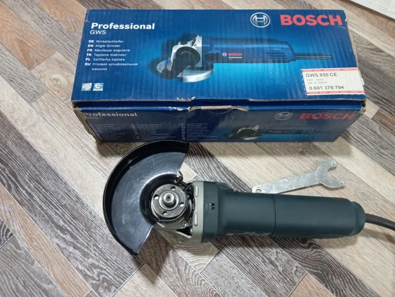 Электрическая болгарка BOSCH — фото 1