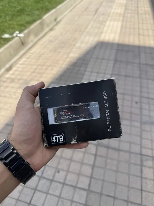 NVMe M.2 4TB ssd sotiladi 2 NVMe M.2 4TB ssd sotiladi 2