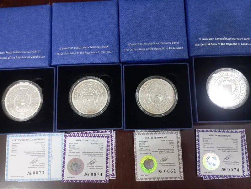 Продаётся комплект серебряных монет выпуска «Навруз»