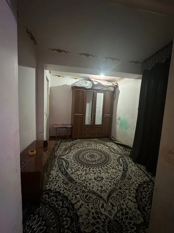 Yakkasaroy tumani Boshliq Mahallasida uy ijaraga beriladi 1*2/4/5 2