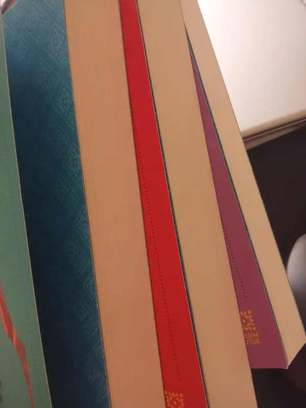 Книги в тренде — набор «Ishq» 4 Книги в тренде — набор «Ishq» 4