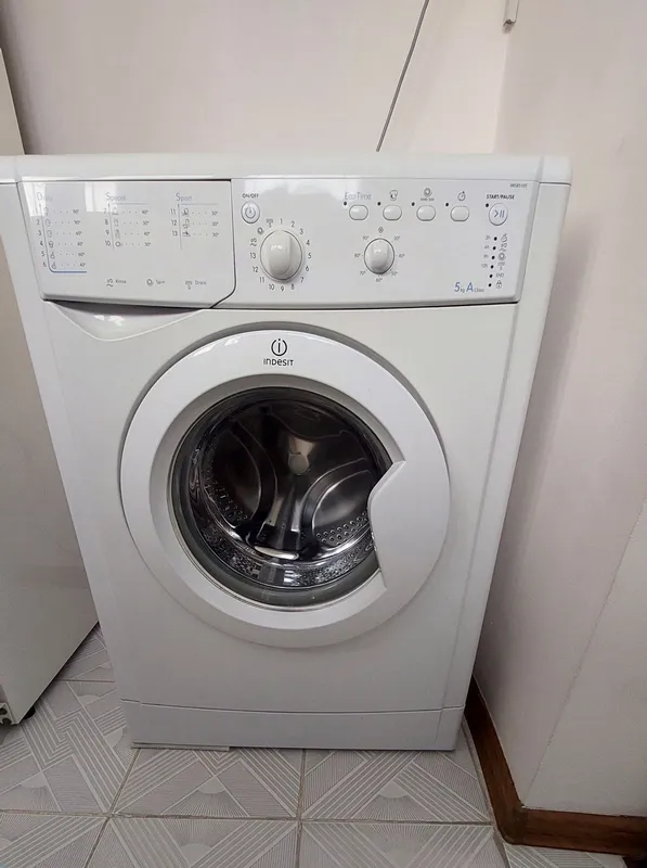 Продаётся стиральная машина INDESIT — фото 1
