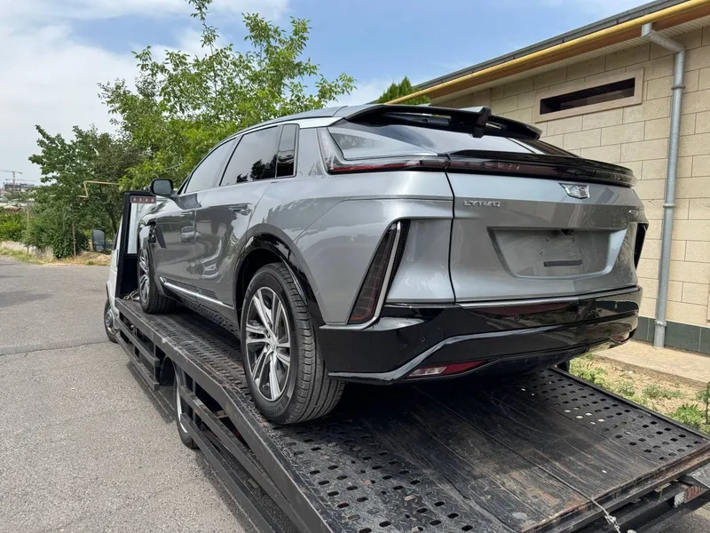 Cadillac Lyric ev электросамокат 3 Cadillac Lyric ev электросамокат 3