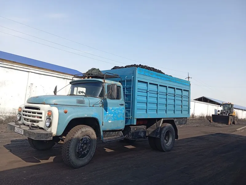 Zil 130 samosval
