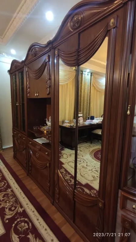 Итальянский шкаф б/у 2 Итальянский шкаф б/у 2