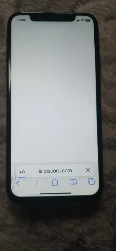 Iphone X yomkus 76 tagiga siniqi bor 1000 milion