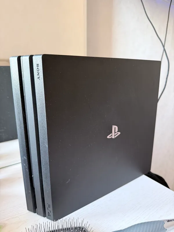 PS4 Pro 2 TB (Original) 7