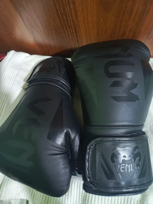 boks perchatka, venum is Thailand 14 oz