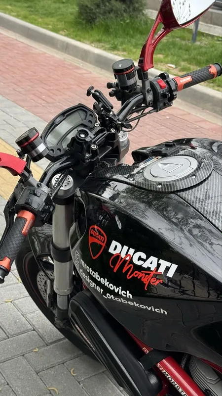 Ducati Monser 800 cc