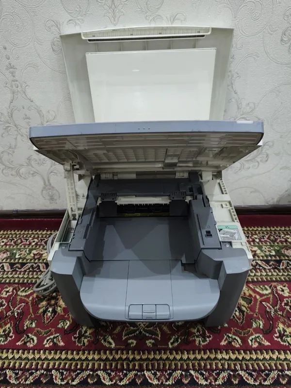 Printer srochna sotiladi