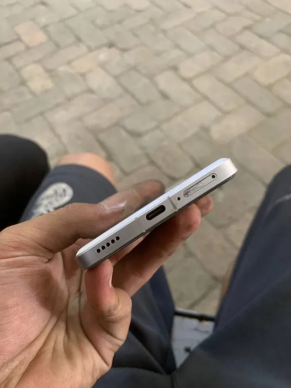 Redmi k70 12/256 4