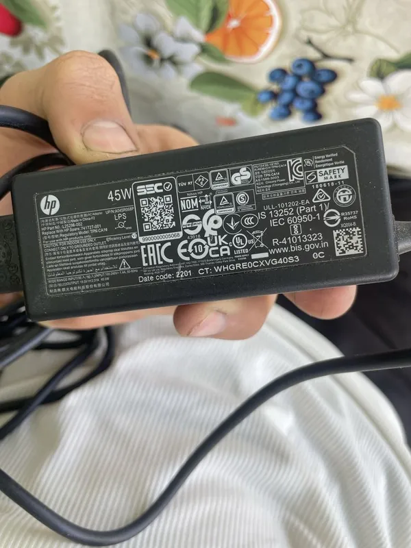 Hp noutbook uchun zaryadnik sotiladi 1