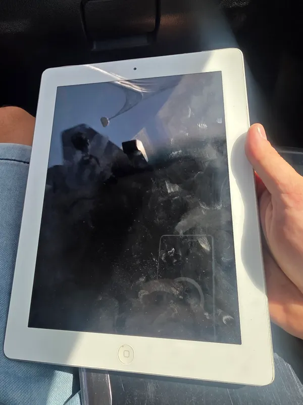 Продам три планшета. IPad 3, Samsung galaxy tab 2. 1 Продам три планшета. IPad 3, Samsung galaxy tab 2. 1