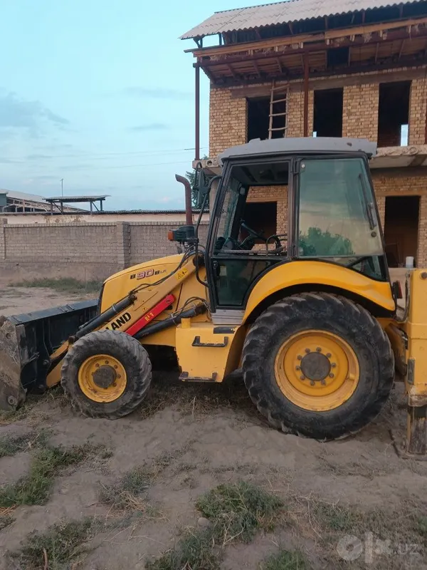 Экскаватор-погрузчик New Holland B90B 1 Экскаватор-погрузчик New Holland B90B 1