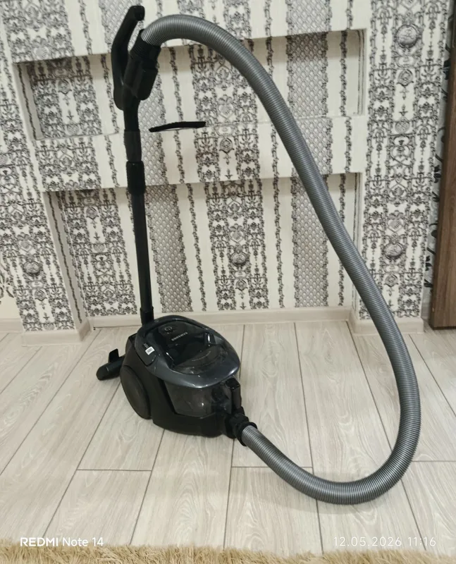 Продаётся пылесос Samsung CycloneForce / VC2100