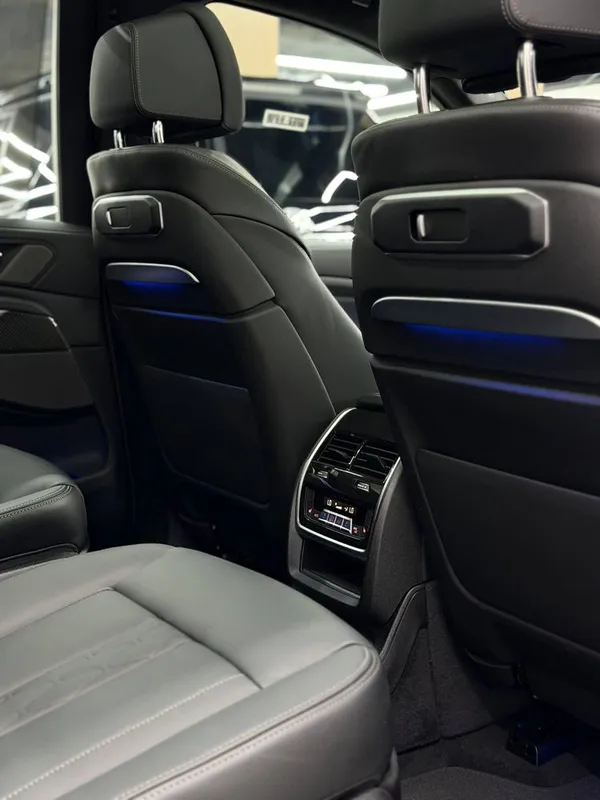 BMW X7 xDrive 40i 7 BMW X7 xDrive 40i 7