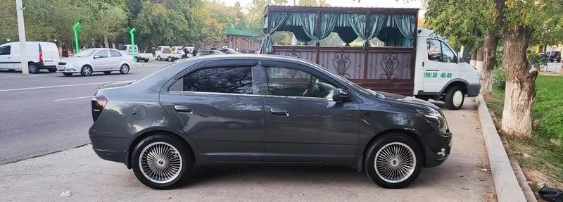 Cobalt avtomobili 4