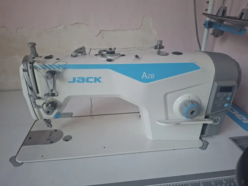 Jack A2B madelidagi tikuv mashinasi srochna sotiladi 1