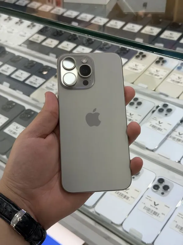 Iphone 15 pro max 649$ srocnho