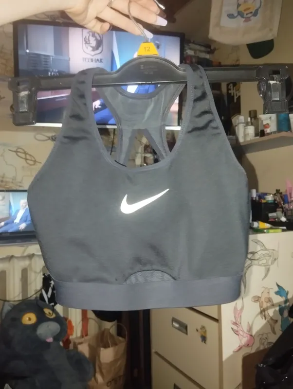 Nike 1 Nike 1