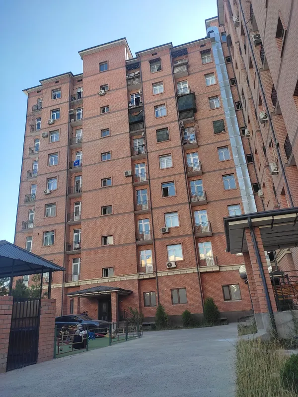 Янги курилган дом срочно сотилади 10