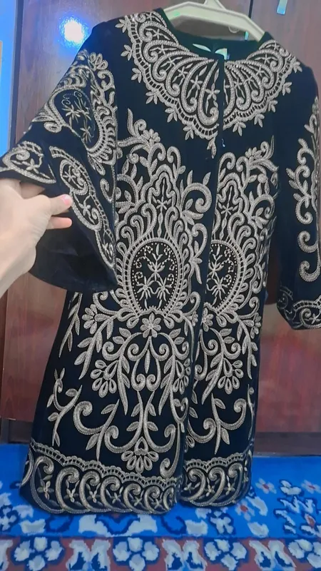 sifati ajoyib 1 marta kiyilgan juda chiroyli kiyim 3 sifati ajoyib 1 marta kiyilgan juda chiroyli kiyim 3