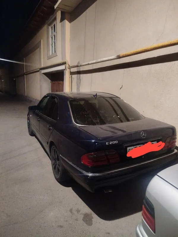 Mersdes 210 sotiladi 2 Mersdes 210 sotiladi 2