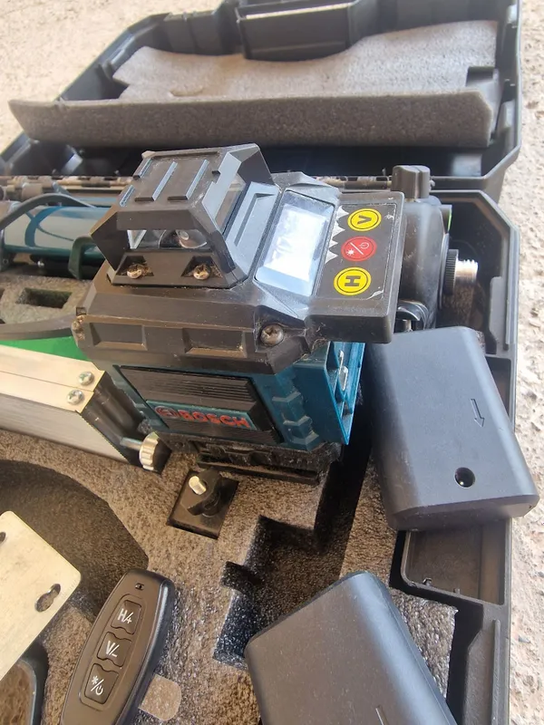 Bosch Lazer sotiladi . Holati zo'r.