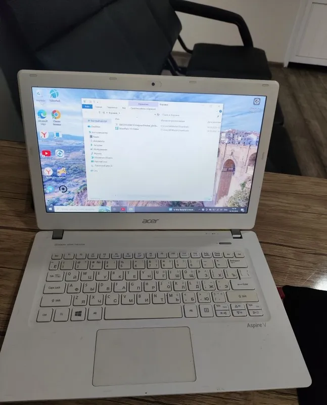 Acer Model: Aspire V3-371-55CA 3 Acer Model: Aspire V3-371-55CA 3