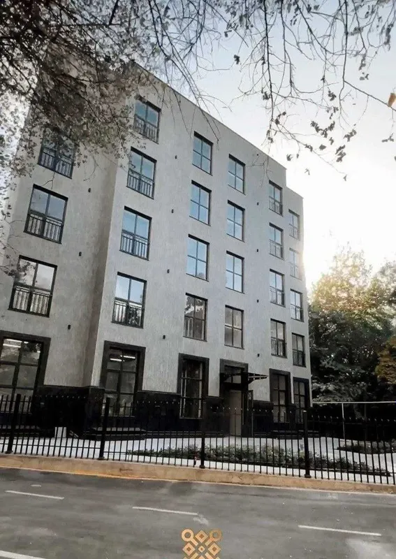 Аренда отдельно стоящего здания 1422 м²