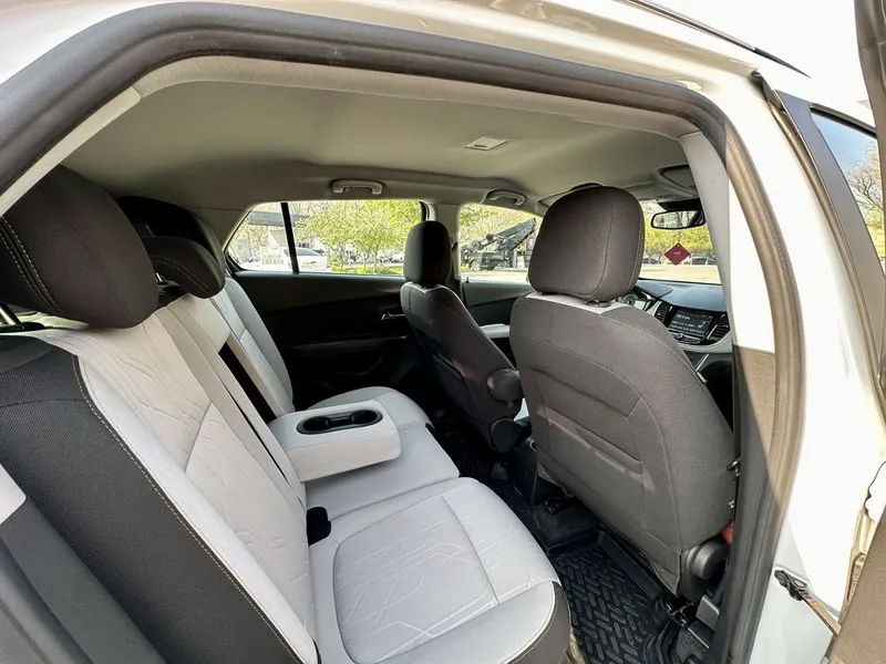 Chevrolet Tracker 1 Premier 2020 AT Срочно — фото 3