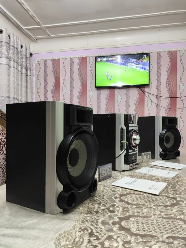 Muzikalniy sentrlar va 5.1 sistema hamda pultlar va kalonkalar bor — фото 4
