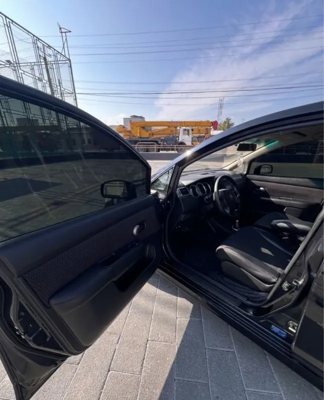 Nissan Tiida срочно продаётся, есть гендоверенность, состояние отличное, рестайлинг, наличный расчёт 7 Nissan Tiida срочно продаётся, есть гендоверенность, состояние отличное, рестайлинг, наличный расчёт 7