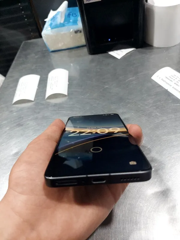 Poco F7 Pro Yengi 512gb 4