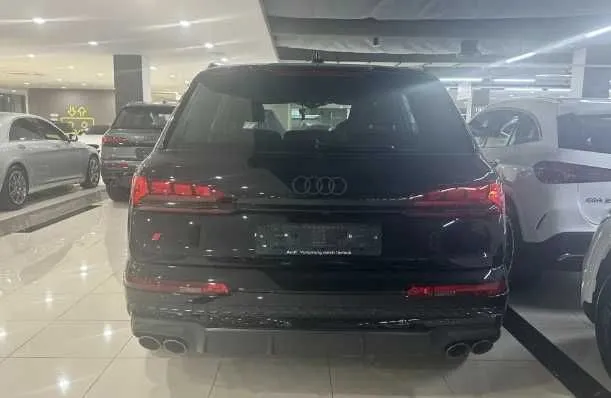 Audi SQ7 Quattro Premium — фото 3