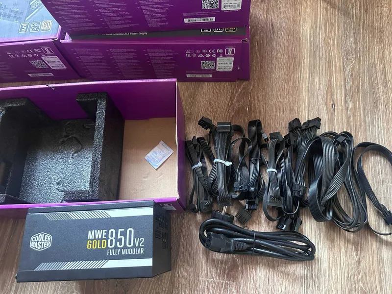 Модульные блоки Cooler Master MWE Gold 850W - V2 (Почти новые)