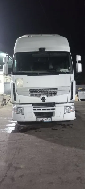 Тягач Renault Premium DXi460 4
