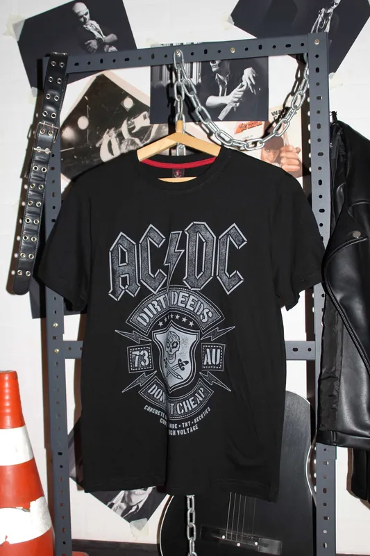 Футболка AC DC РОк мерч размер Л 1 Футболка AC DC РОк мерч размер Л 1
