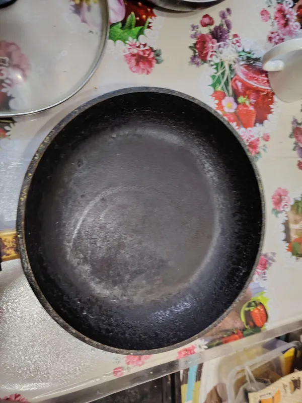 Сковородки и казан — фото 3