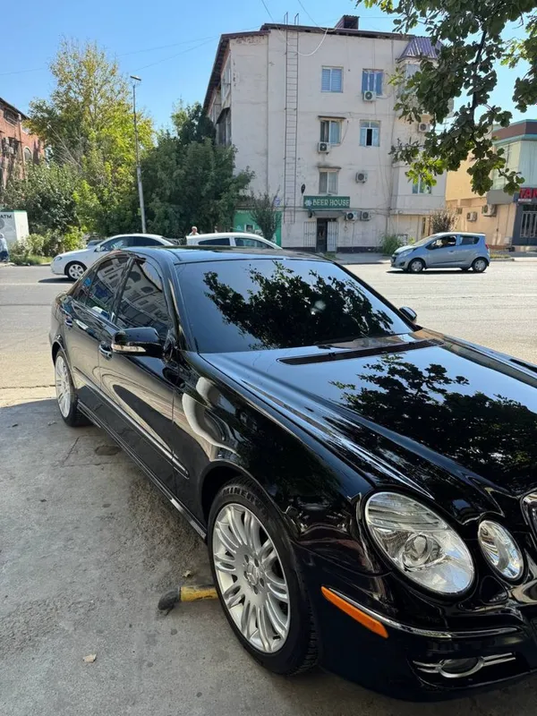 W211 Mersedes Benz 4