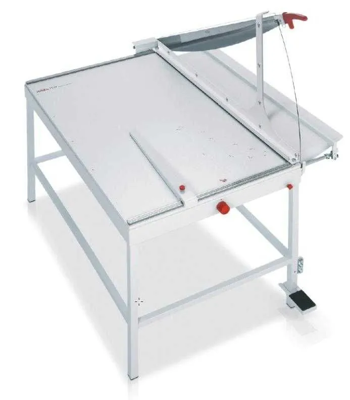 Сабельный резак IDEAL 1100 c длиной реза 110 см Сабельный резак IDEAL 1100 c длиной реза 110 см