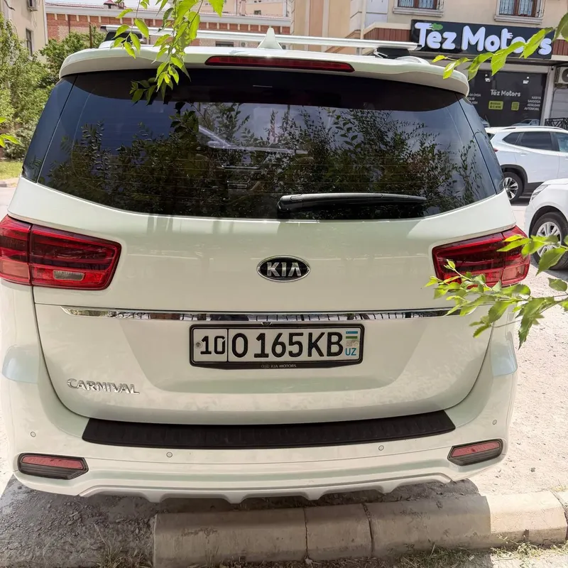 Kia Carnival 161000 yurgan propan benzin 2020 — фото 4